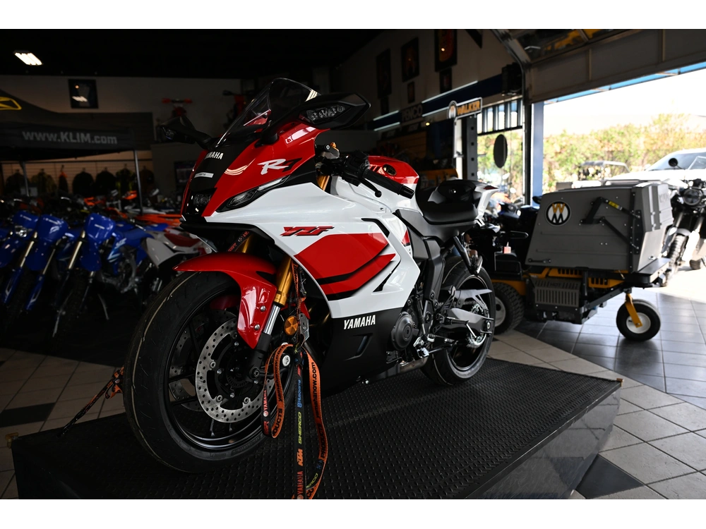 2026 Yamaha Yzf-r7 70th Anniversary Edition alt
