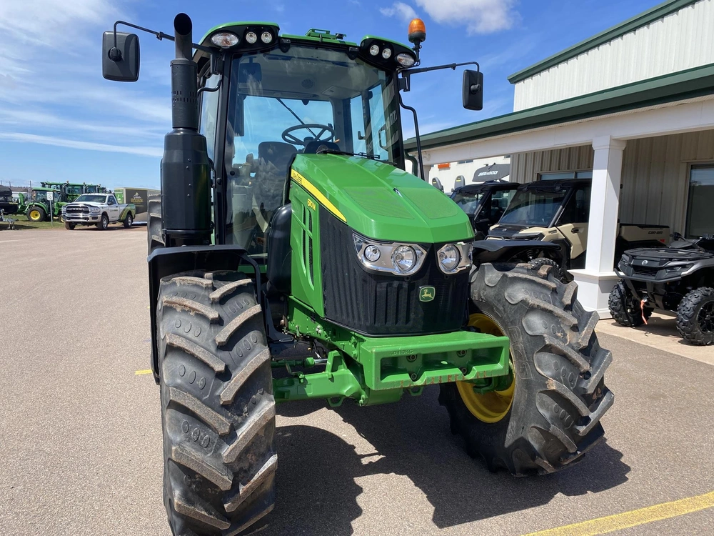 John Deere 6110m 2023 alt