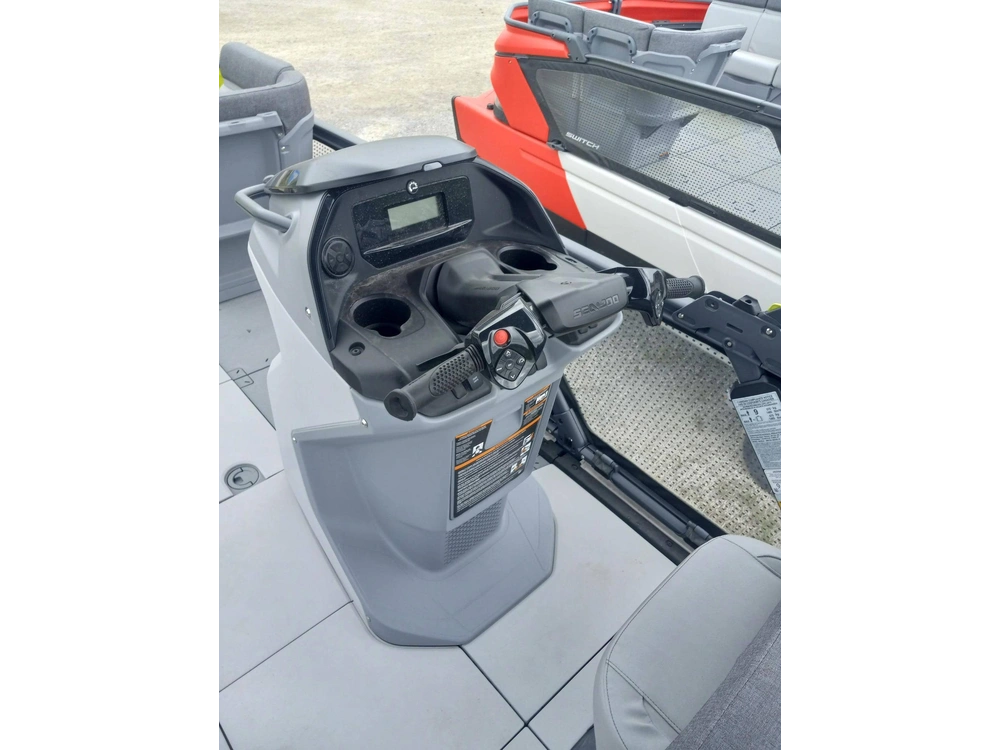 2024 Sea-doo Switch Cruise 21-170 Hp Demo With Painted Trailer alt