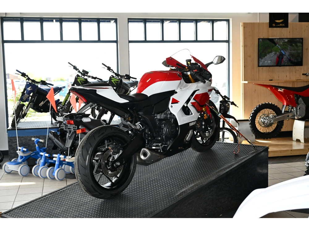 2026 Yamaha Yzf-r7 70th Anniversary Edition alt
