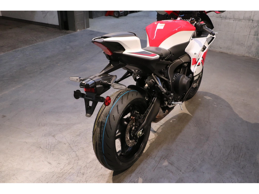 Yamaha Yzf-r9 70e Anniversaire 2026 alt
