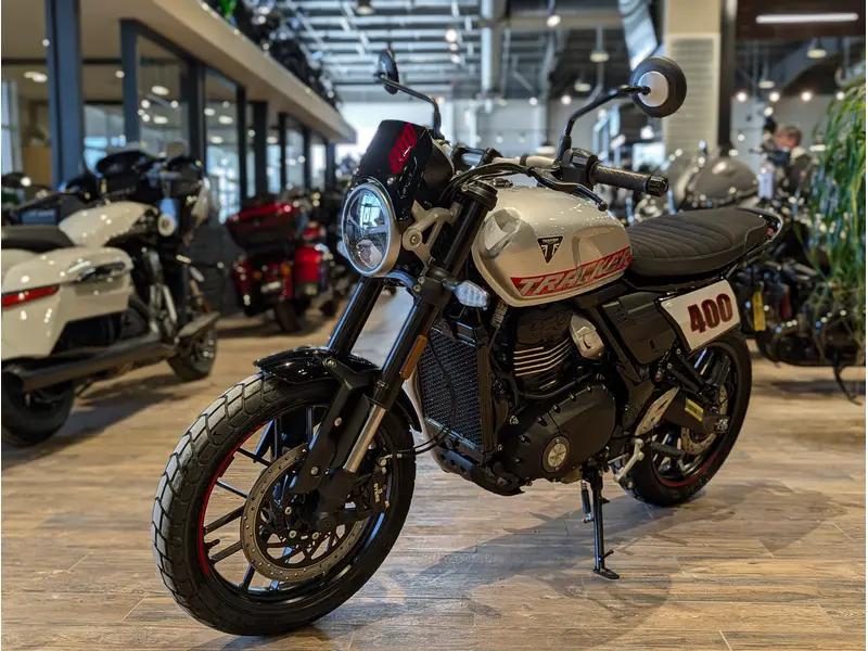 Triumph Tracker 400 // Aluminium Silver 2027