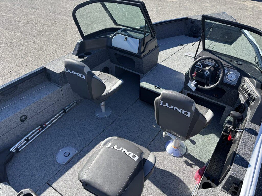 2026 Lund Boat Co 1875 Impact Xs W/150hp & Trailer alt