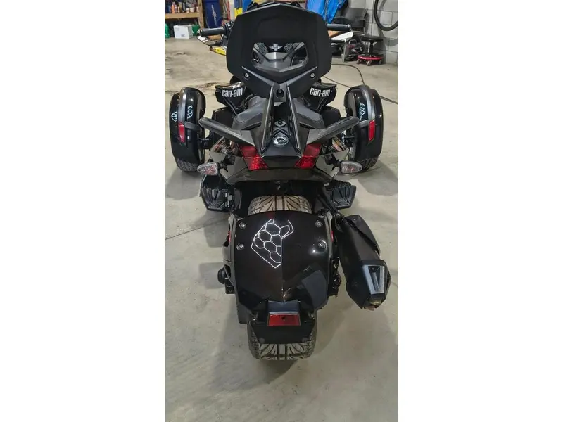 Can-Am SPYDER ST S SE 5 2014