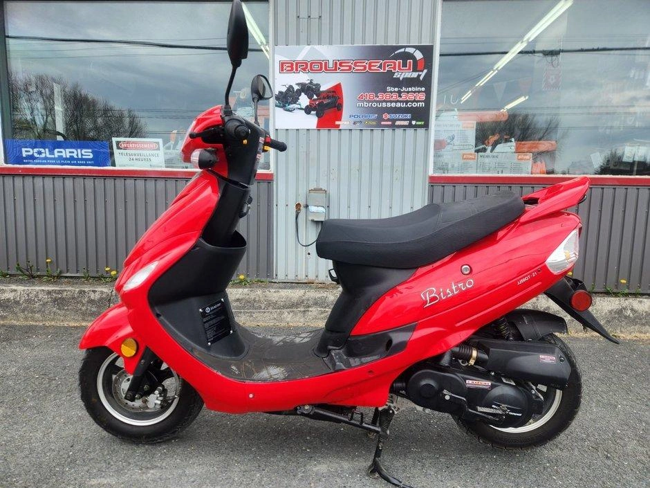 Scootterre Scootterre Bistro 50 2021 alt