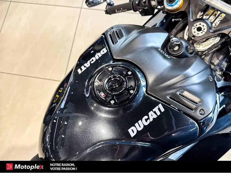 2023 Ducati PANIGALE V4S BLACK thumbnail 6