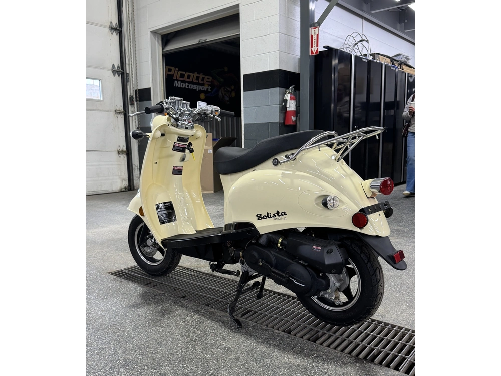 2022 Scootterre Solista alt