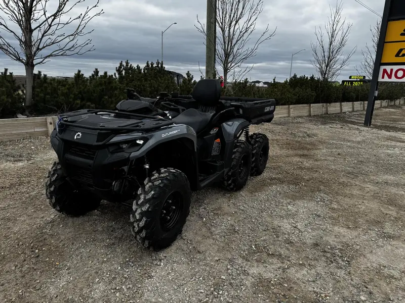 Can-Am OUTLANDER MAX 6X6 DPS 700 2026