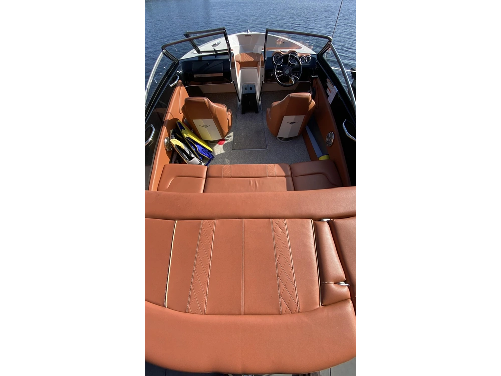 2014 Glastron Gt 185 W/mercruiser 4.3l Mpi alt