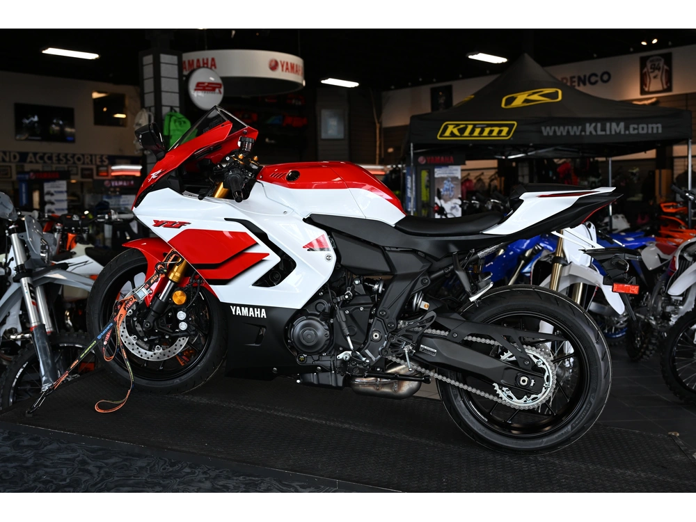 2026 Yamaha Yzf-r7 70th Anniversary Edition alt