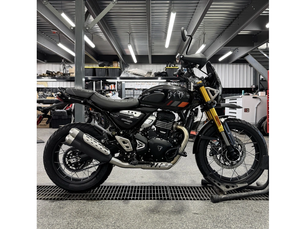 2026 Triumph Scrambler 400 Xc Gri alt