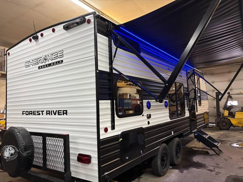 2026 Cherokee Grey Wolf 22mkse alt