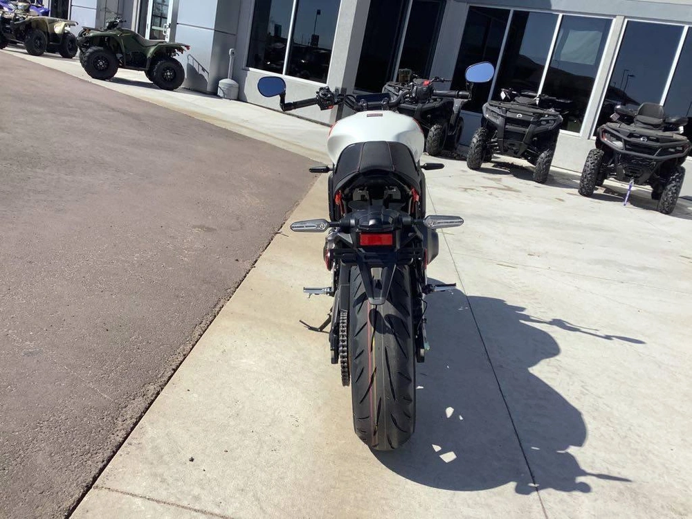 2026 Yamaha Xsr900 alt