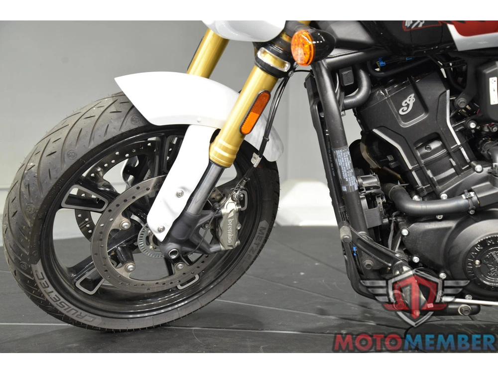 2025 Indian Motorcycle 101 Scout Ghost White Metallic With Graphics alt