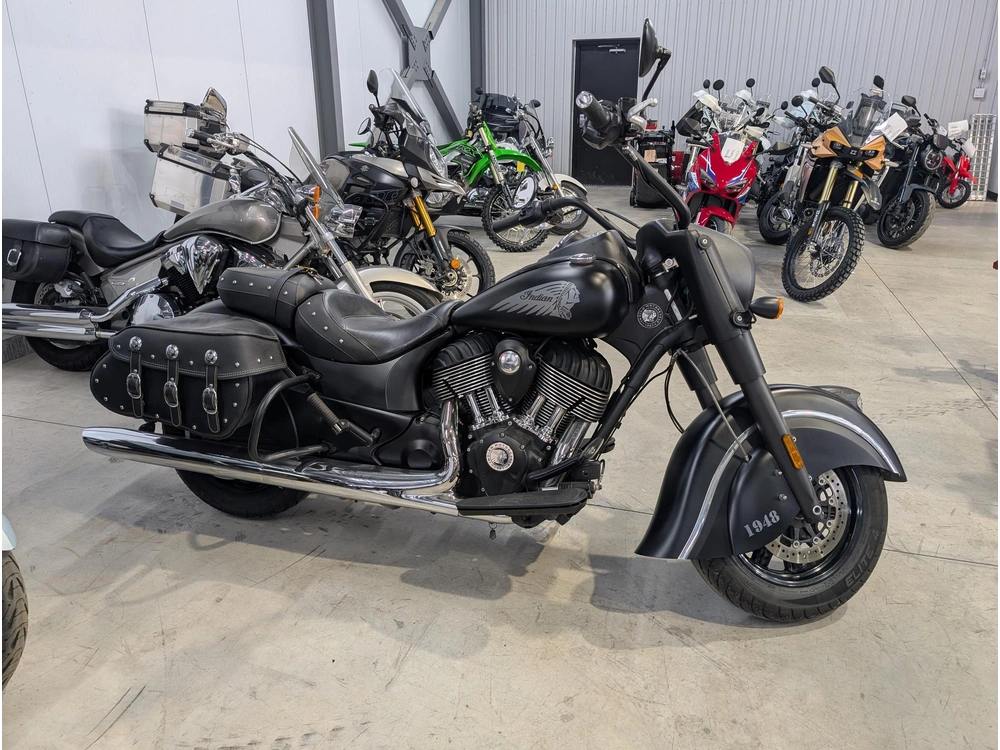Indian Motorcycle Chief Dark Horse 2017 alt