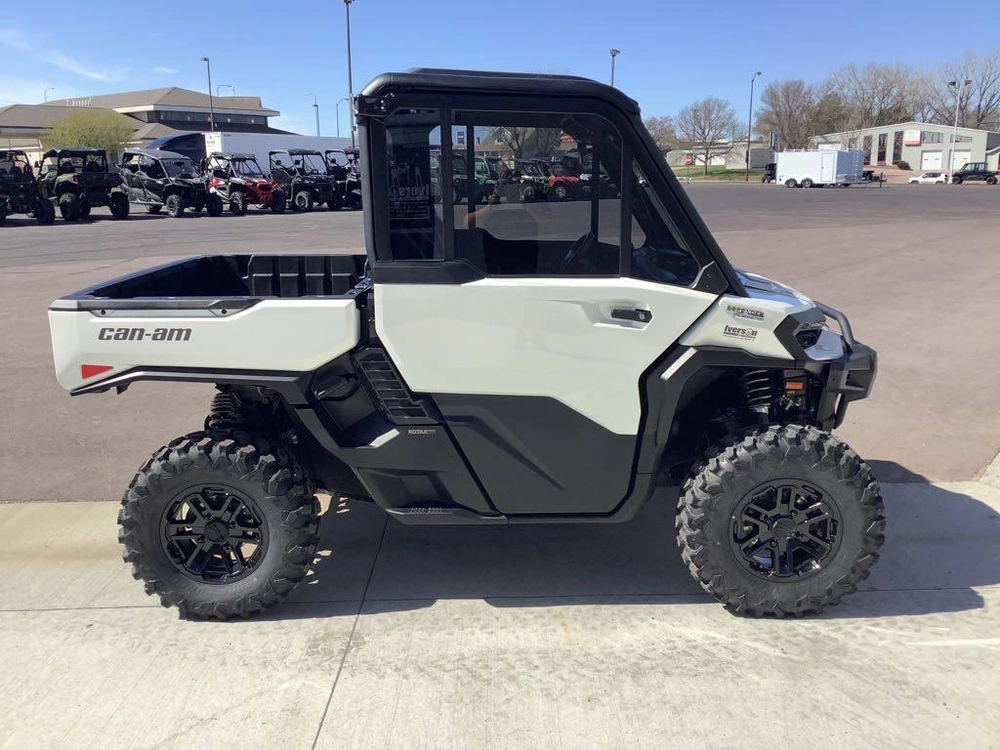 2026 Can-am Defender Limited Hd11 alt