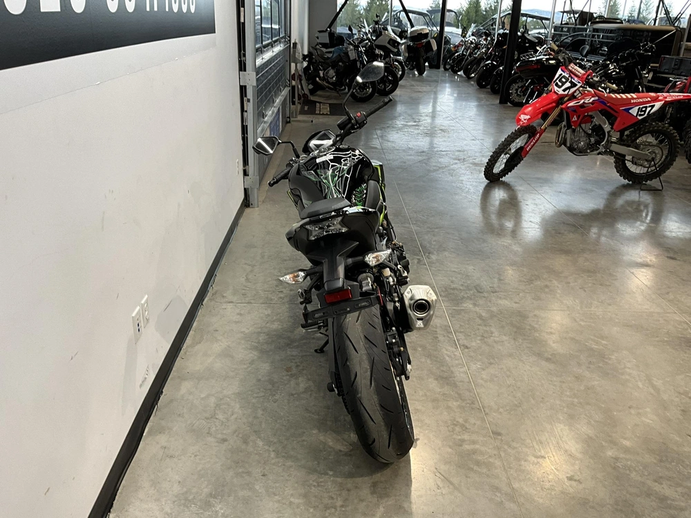 2022 Kawasaki Zr900 Se alt