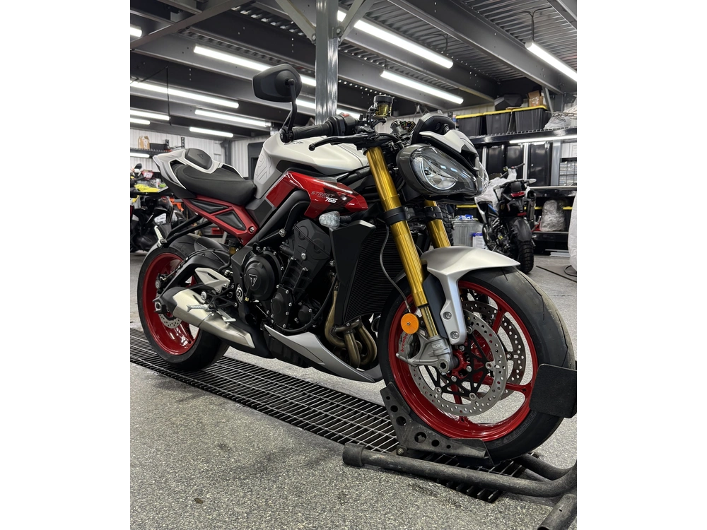 2026 Triumph Street Triple 765 Rx alt