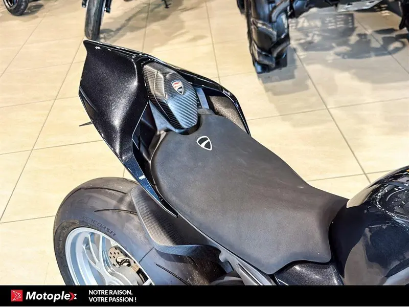 2023 Ducati PANIGALE V4S BLACK thumbnail 5