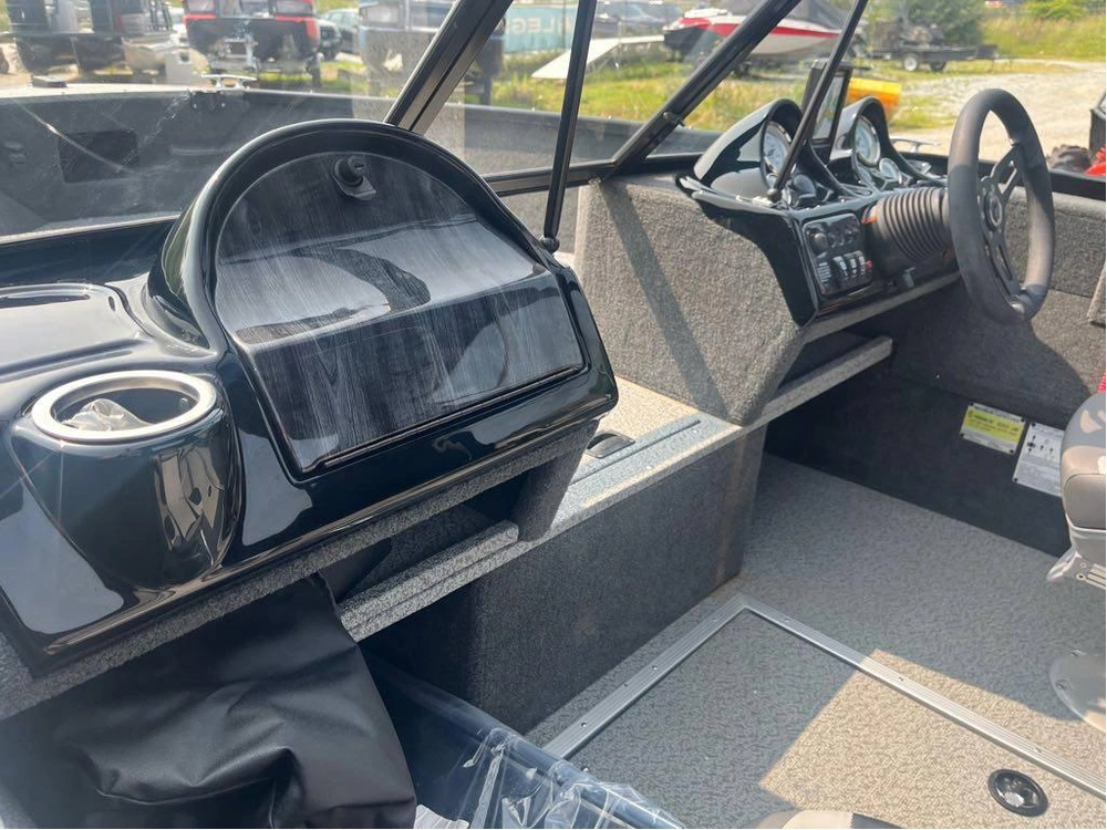 2023 Legend 18 Xte Sport With Mercury 90 Elpt 4-stroke And Glide-on Trailer alt