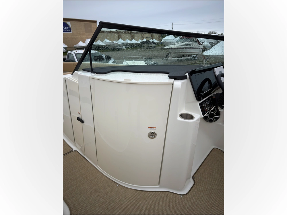2026 Sea Ray Sdx 230 alt