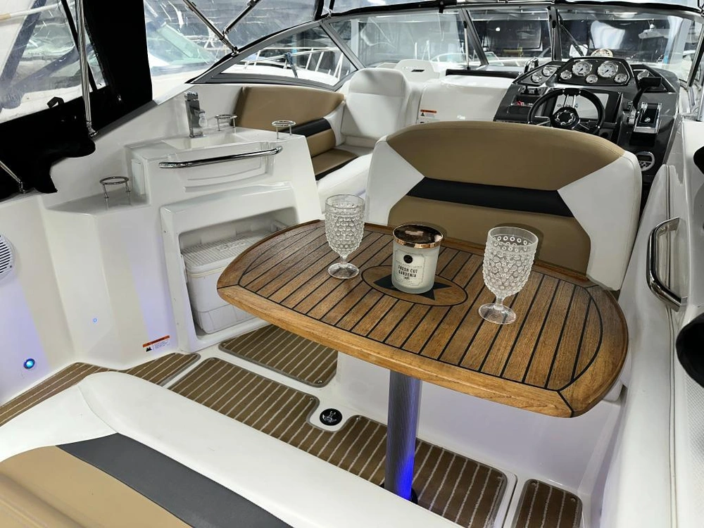 Larson Cabrio 265 2013 alt