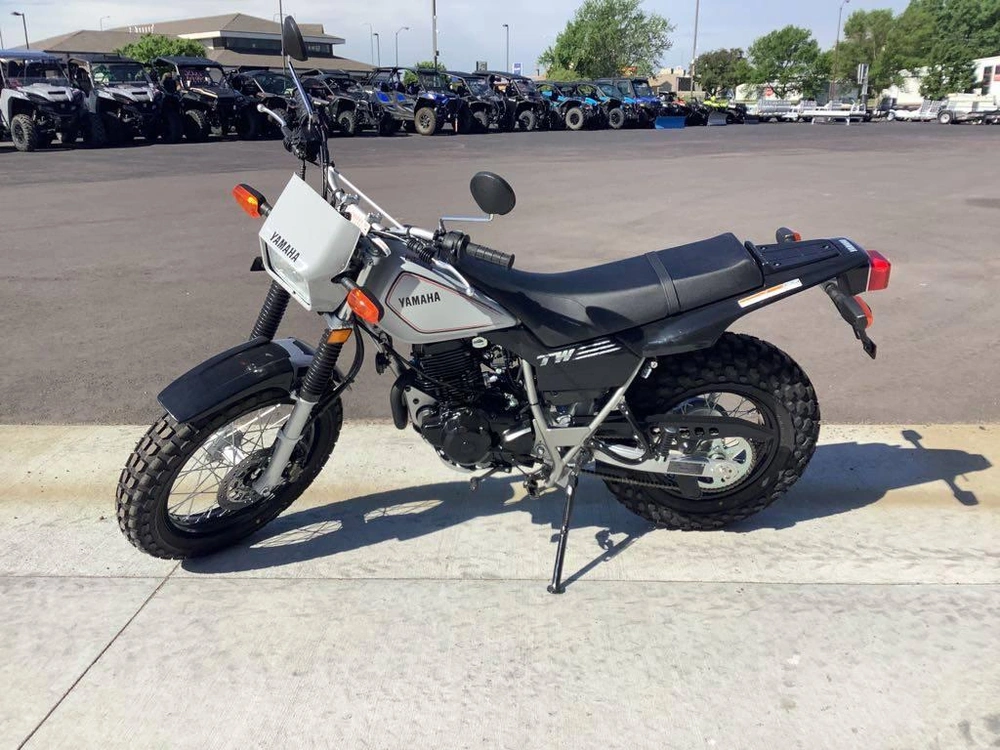 2025 Yamaha Tw 200 alt
