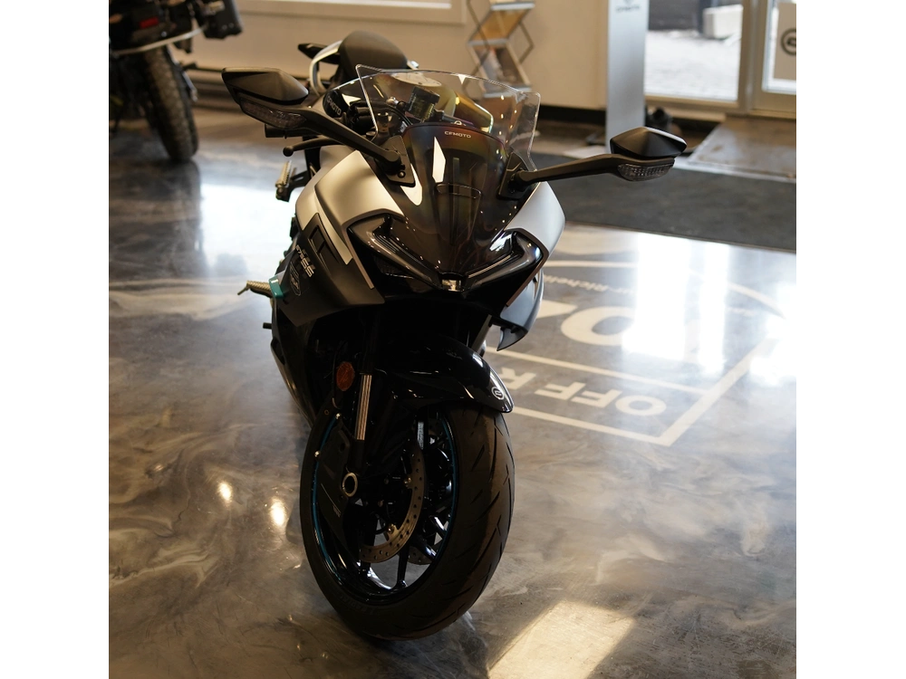 2026 Cfmoto 675 Ss alt