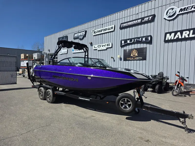 2016 Moomba Craz Surf thumbnail 2