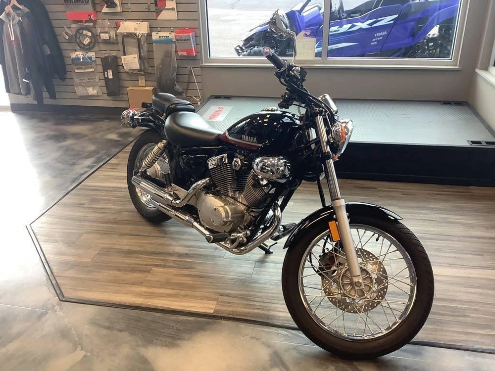 2025 Yamaha V Star 250 alt