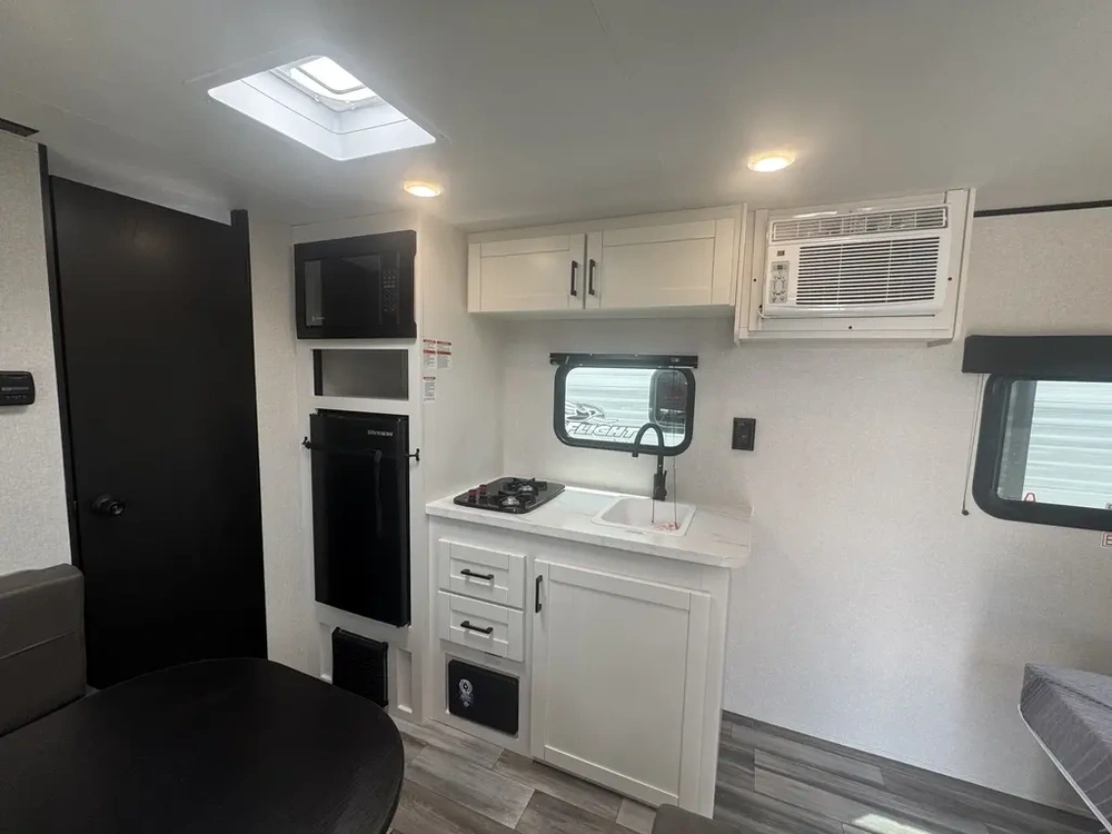 2027 Jayco Jay Flight Slx - Sport Edition 170fq alt