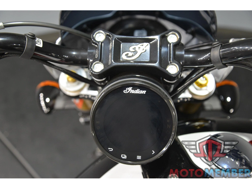2025 Indian Motorcycle 101 Scout Ghost White Metallic With Graphics alt