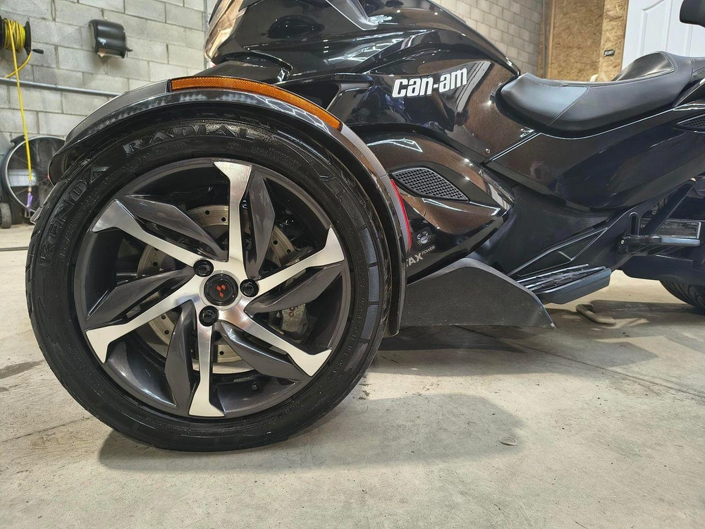 Can-am Spyder St S Se 5 2014 alt