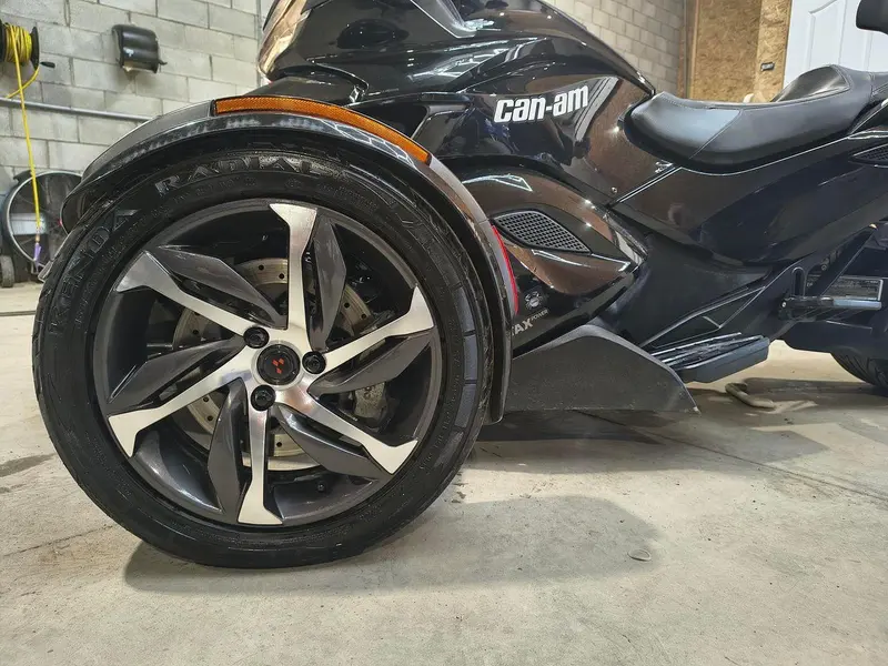 Can-Am SPYDER ST S SE 5 2014