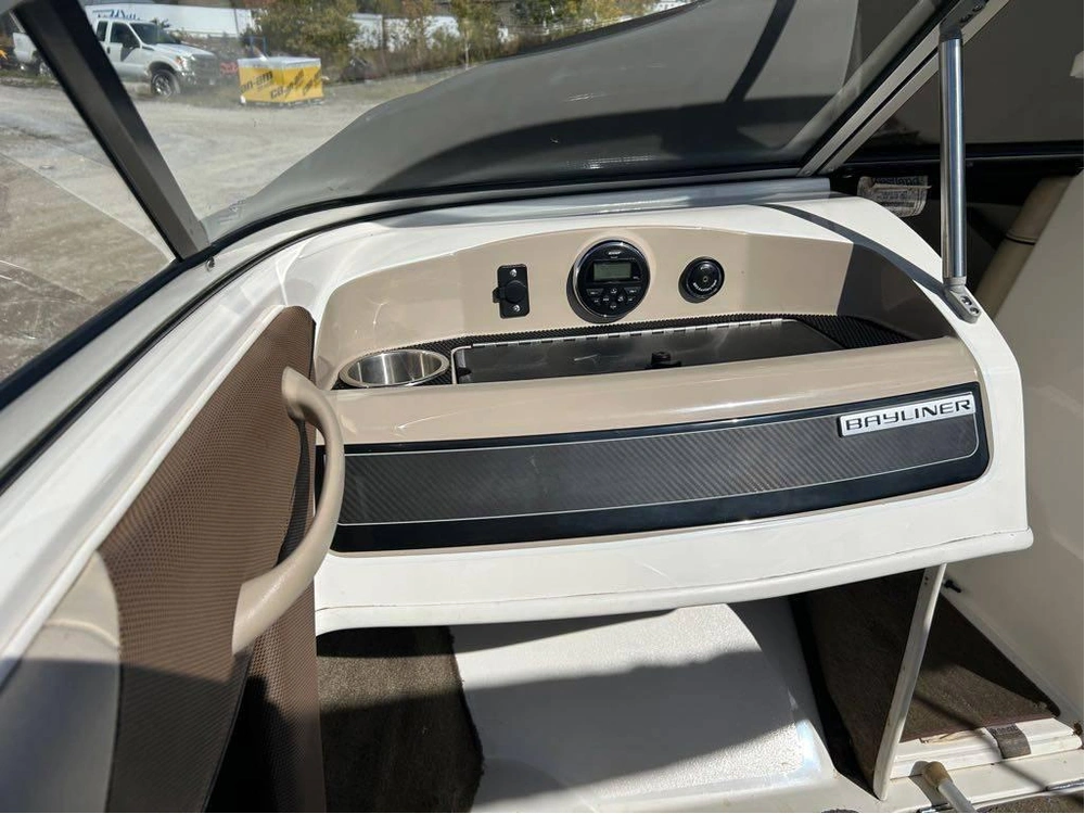 2014 Bayliner 185 Bowrider alt