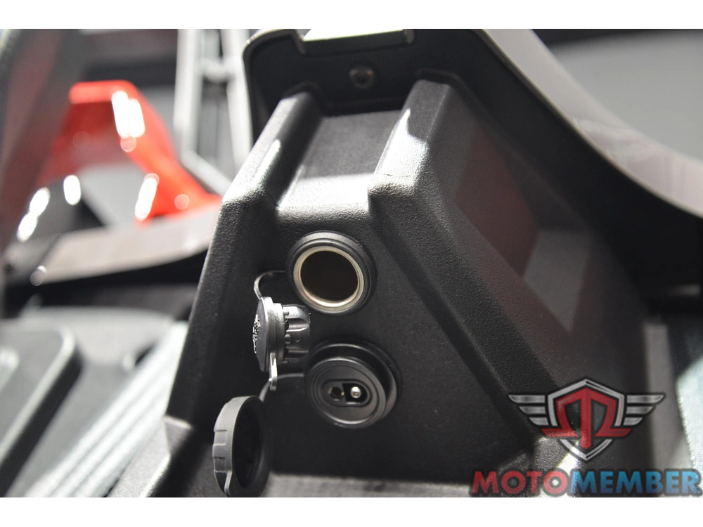 2026 Slingshot R Autodrive alt