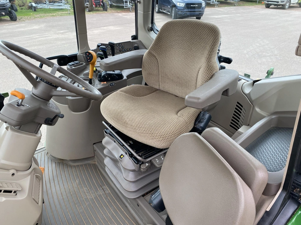 John Deere 6110m 2023 alt