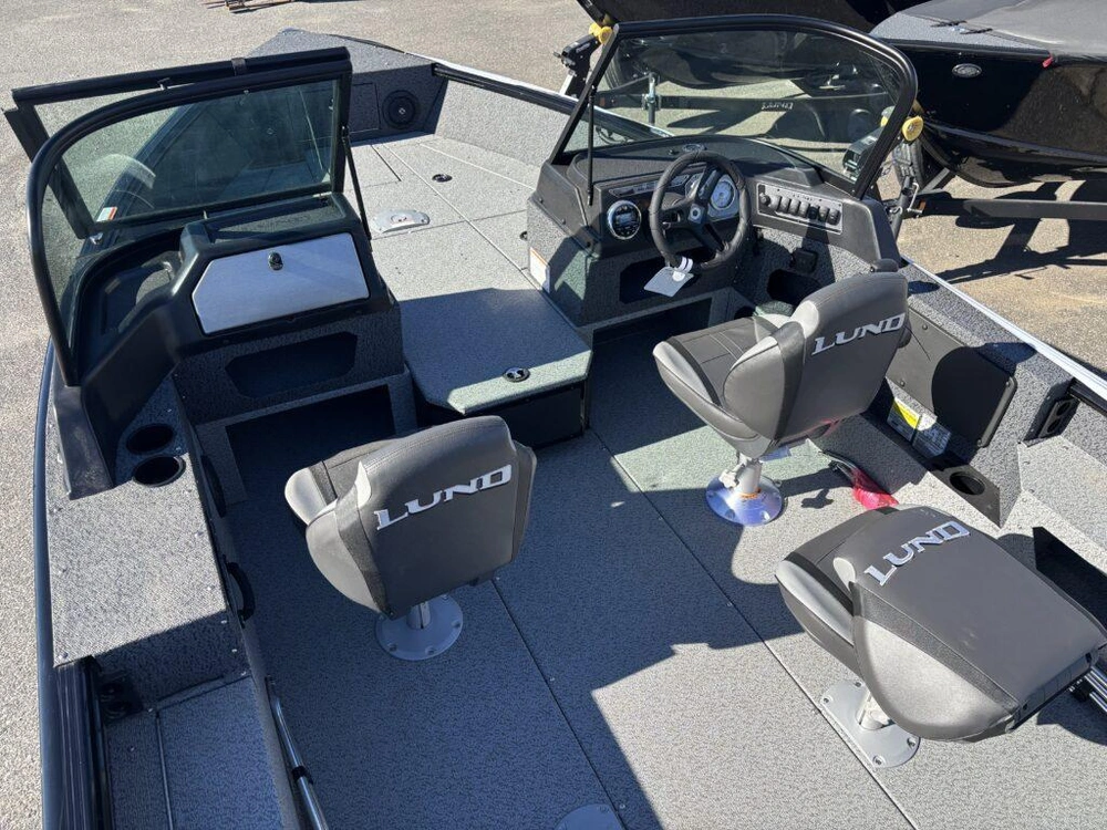 2026 Lund Boat Co 1875 Impact Xs W/150hp & Trailer alt