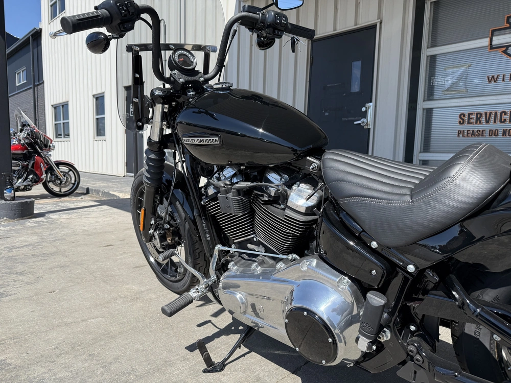 2025 Harley-davidson Street Bob *new Bike. Clearance Price.* alt