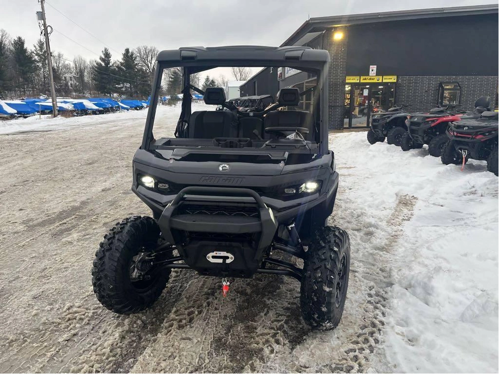2026 Can-am Defender Xt Hd11 With 10.25" Infotainment alt
