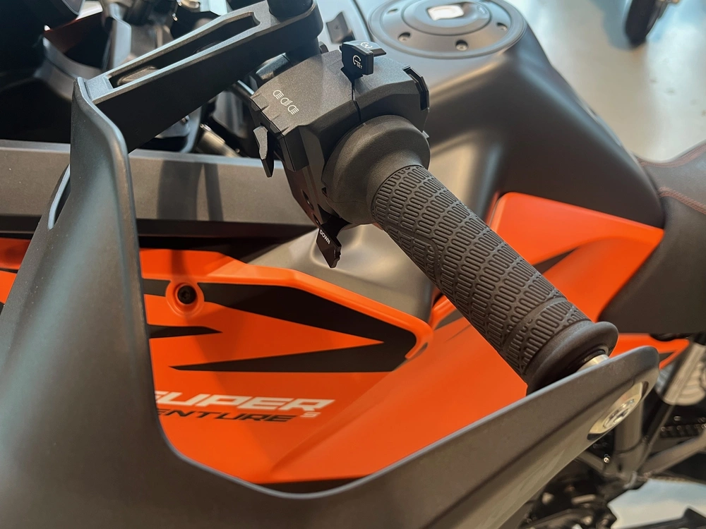 2027 Ktm 1390 Super Adventure S Evo alt