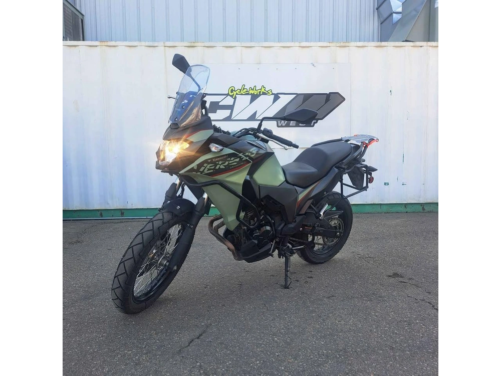 2023 Kawasaki Versys®-x 300 Abs alt