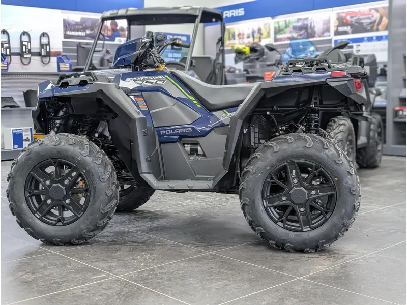Polaris SPORTSMAN 850 PREMIUM SPRINGFIELD BLUE | 🌍 Concurrents : Outlander 850 / CForce 1000 🌍 | 2026