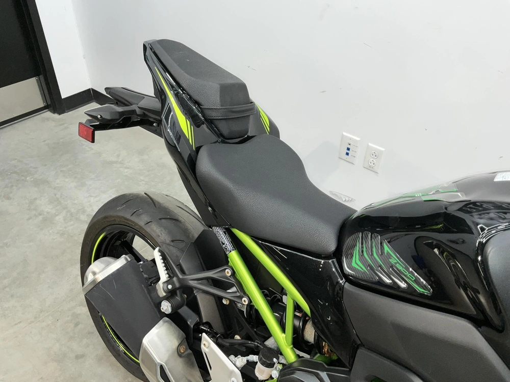 2022 Kawasaki Zr900 Se alt
