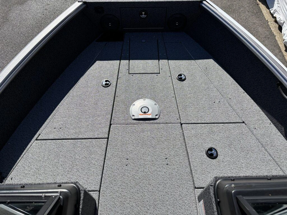 2026 Lund Boat Co 1875 Impact Xs W/150hp & Trailer alt