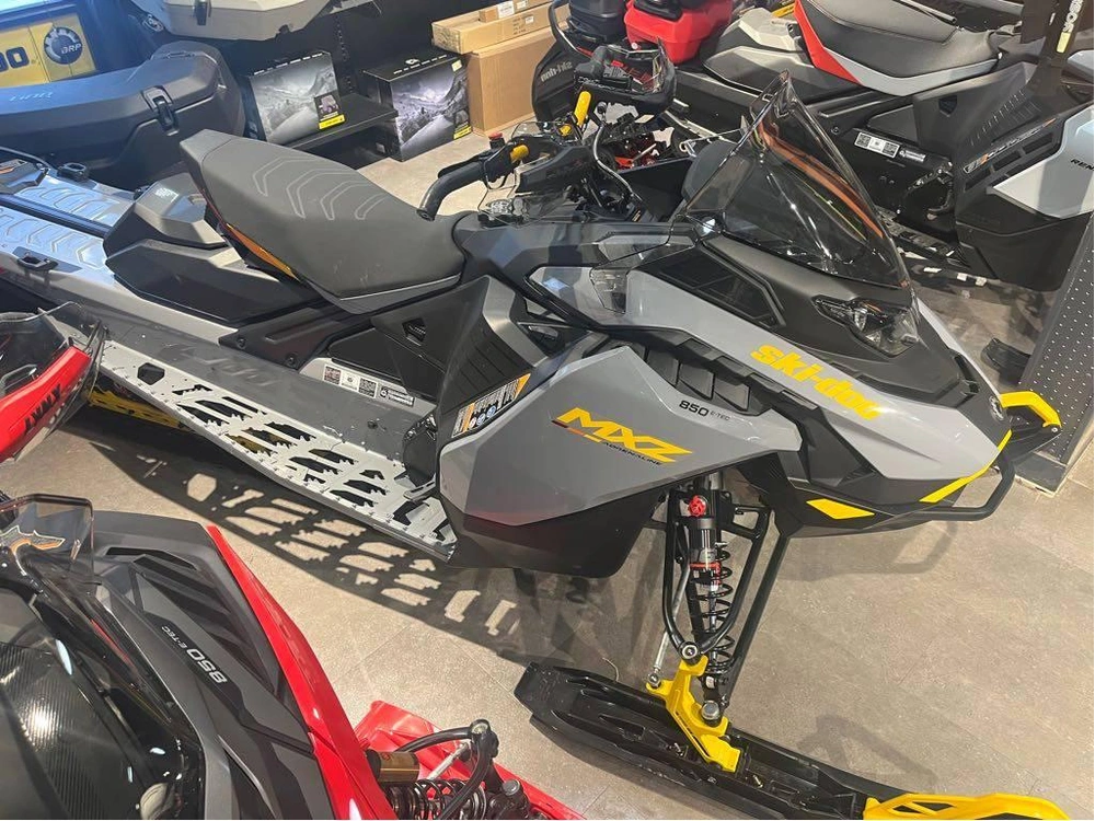 2026 Ski-doo Mxz Adrenaline W/blizzard Pkg 850 E-tec 137 With Ice Ripper Xt 1.25" Track alt