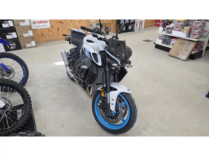 2026 Yamaha MT-10 thumbnail 2