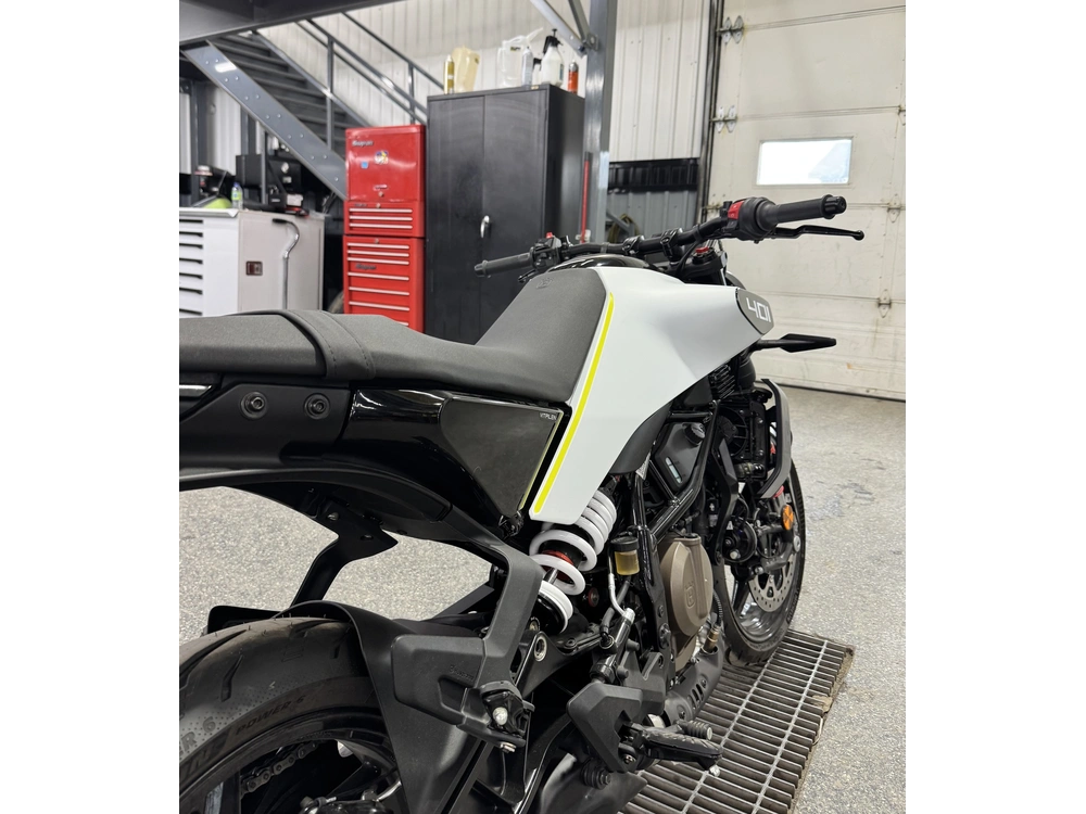 Husqvarna Vitpilen 401 B.d. 2024 alt