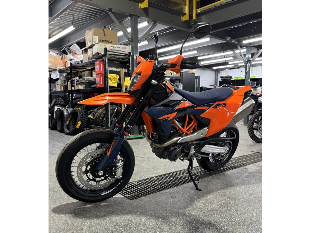 Ktm 690 Smc R 2026 alt