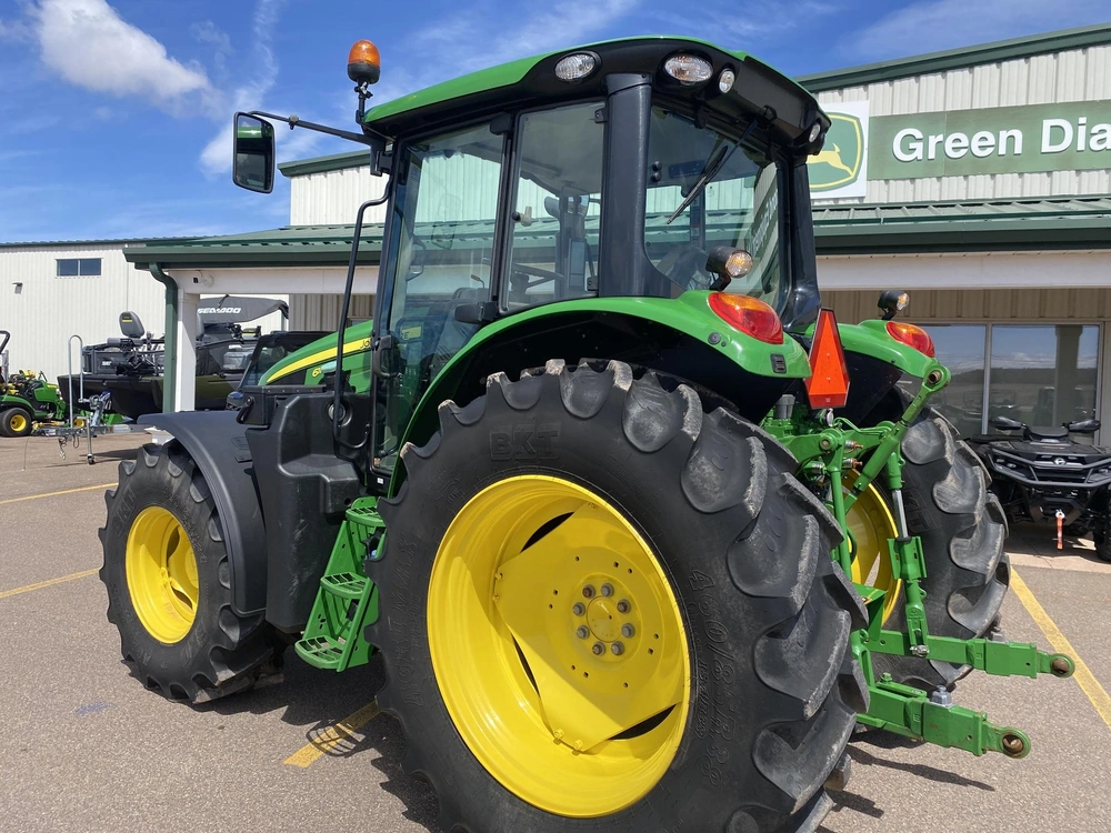 John Deere 6110m 2023 alt